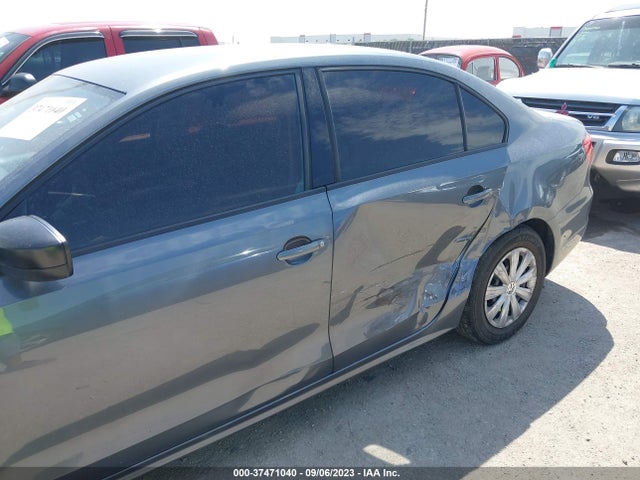 3VW2K7AJXEM331687 Volkswagen Jetta Sedan S