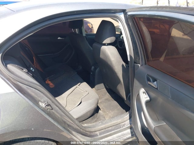 3VW2K7AJXEM331687 Volkswagen Jetta Sedan S