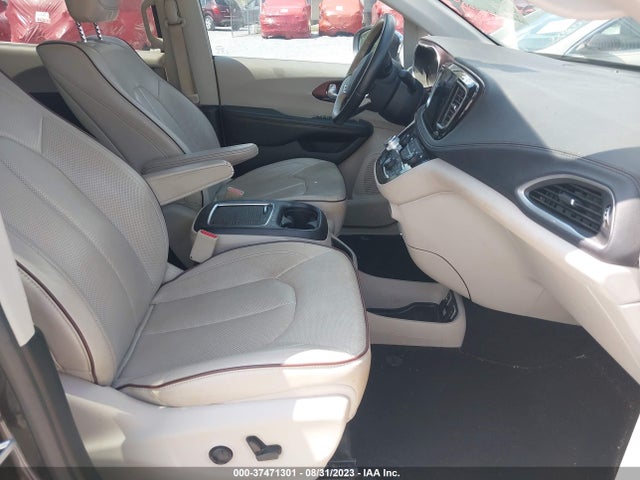 2C4RC1GG0HR648009 Chrysler Pacifica Limited
