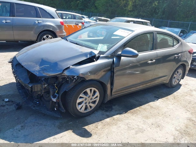 Hyundai ELANTRA SE 2018 5NPD74LFXJH379405 Image 2