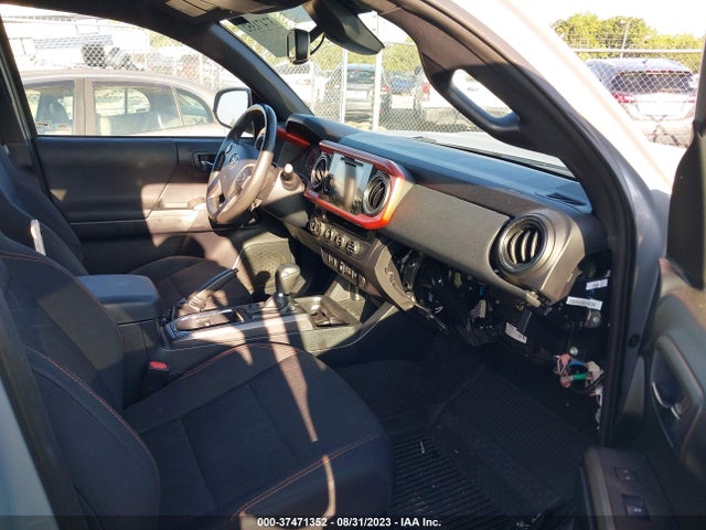Toyota Tacoma 2018 5TFCZ5AN0JX162360 Image 5