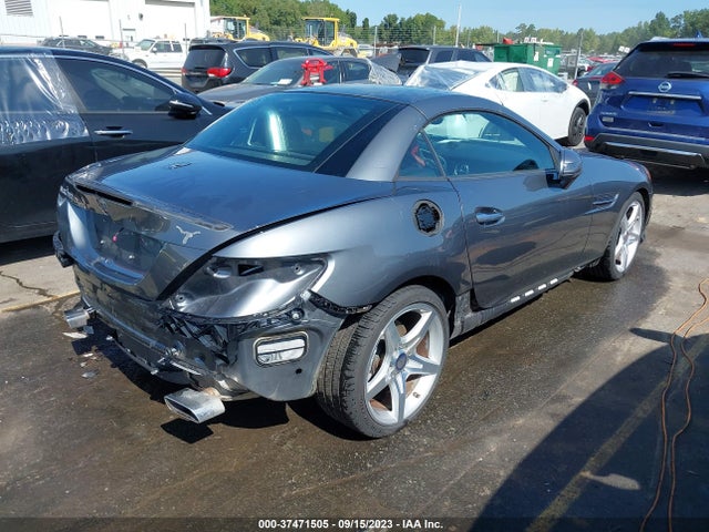 2016 Mercedes-Benz SLK-Class, VIN: WDDPK5HA6GF121082