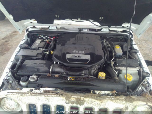 1C4AJWBG8HL755566 Jeep Wrangler Sahara