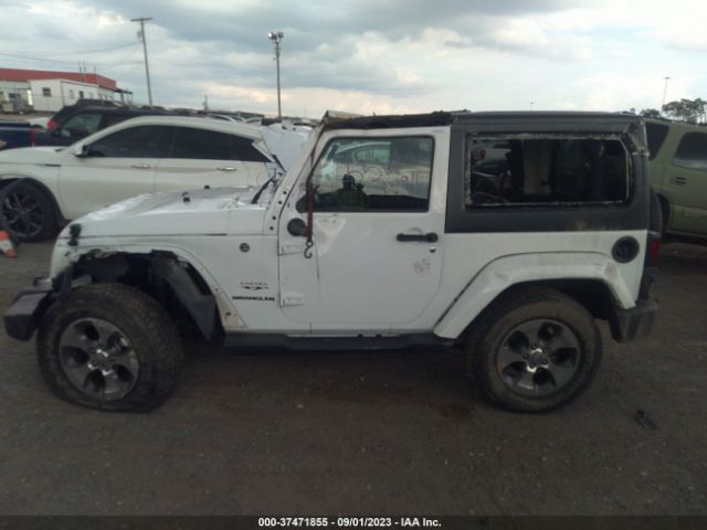 1C4AJWBG8HL755566 Jeep Wrangler Sahara