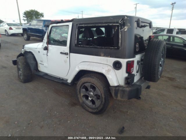 1C4AJWBG8HL755566 Jeep Wrangler Sahara
