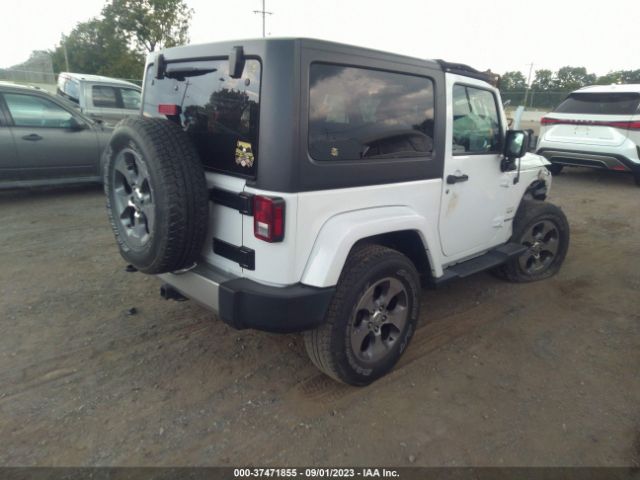 1C4AJWBG8HL755566 Jeep Wrangler Sahara