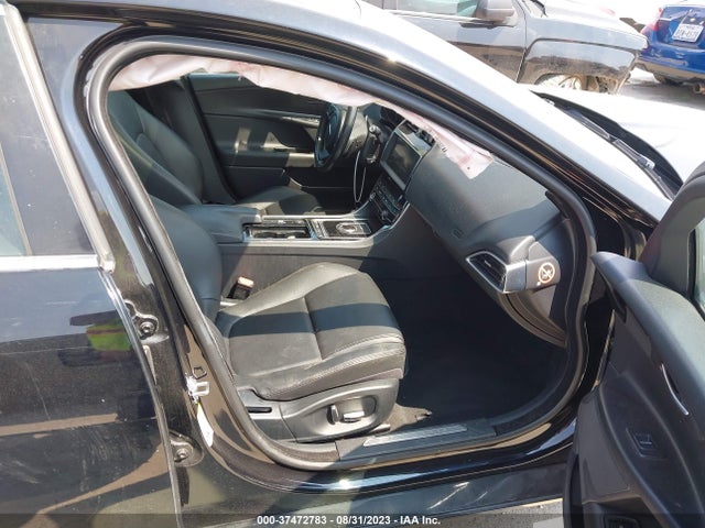 2019 JAGUAR XE SAJAS4FX1KCP52741 Photo 4