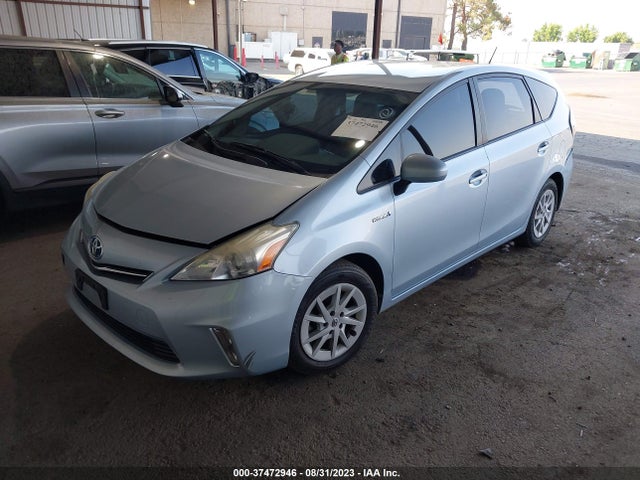 Toyota Prius V Two/three/five 2014 JTDZN3EU0E3302464 Image 2