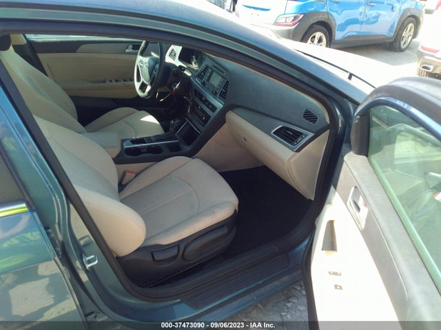 2015 HYUNDAI SONATA 2.4L SE VIN: 5NPE24AF0FH208823