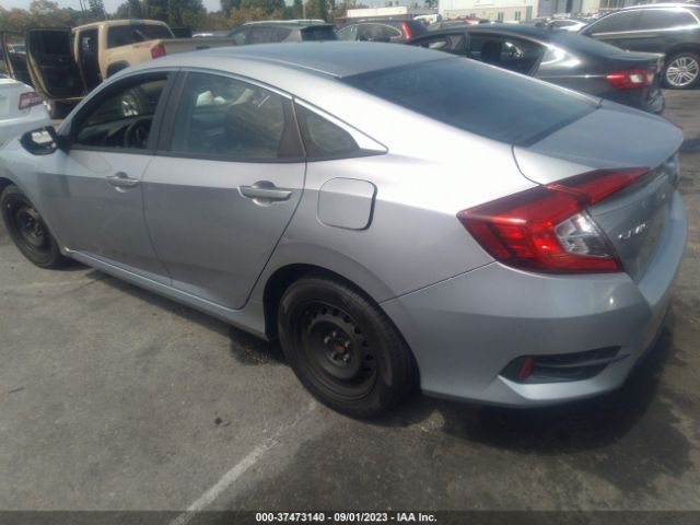 19XFC2F57JE209759 Honda Civic Sedan Lx