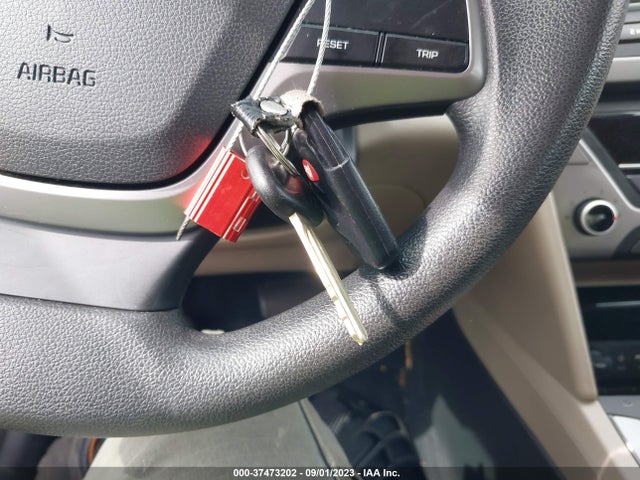 2017 HYUNDAI ELANTRA SE VIN: KMHD74LF6HU128845