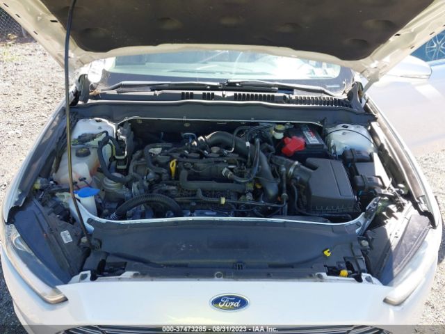 1FA6P0HD9G5129600 Ford FUSION SE