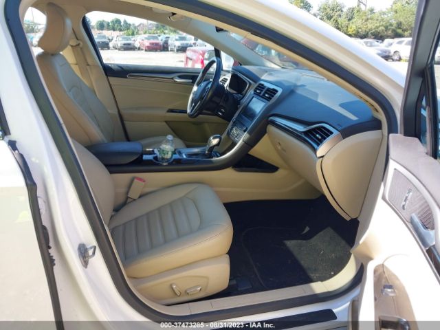 1FA6P0HD9G5129600 Ford FUSION SE