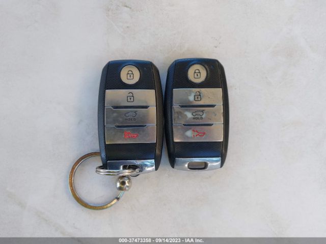KNDCB3LC4J5157582 KIA NIRO LX