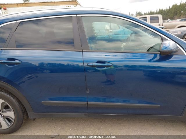 KNDCB3LC4J5157582 KIA NIRO LX