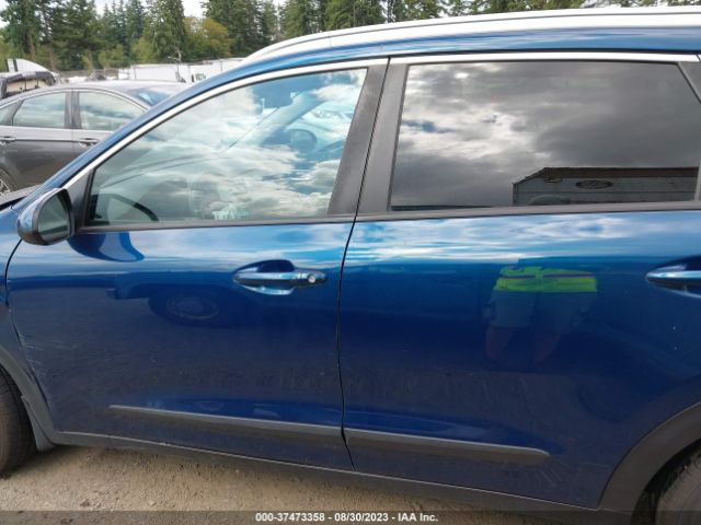 KNDCB3LC4J5157582 KIA NIRO LX