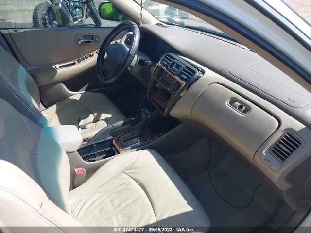2002 HONDA ACCORD SDN LX VIN: 3HGCG56462G706972
