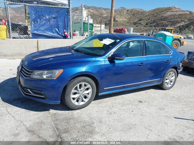 1VWAT7A33GC038986 Volkswagen Passat 1.8t S