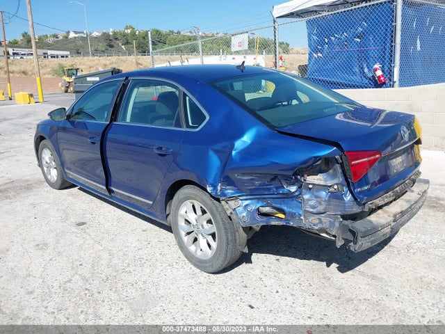 1VWAT7A33GC038986 Volkswagen Passat 1.8t S