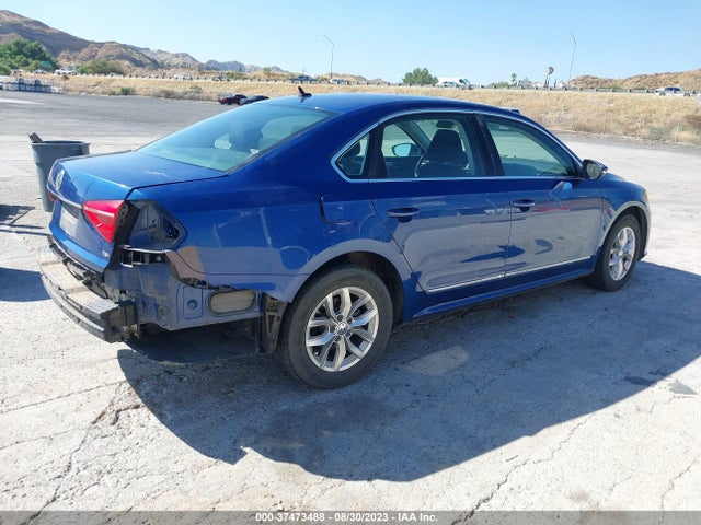 1VWAT7A33GC038986 Volkswagen Passat 1.8t S