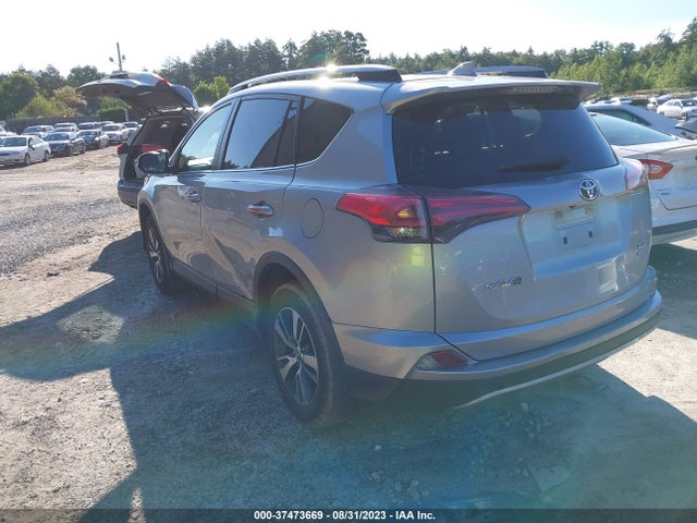 Toyota Rav4 Xle 2018 JTMRFREV2JJ191592 Image 3