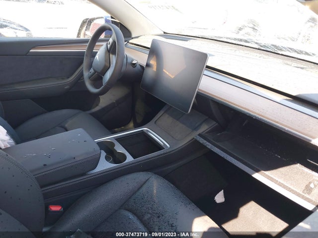 Tesla Model Y Long Range 2023 7SAYGDEE6PF766260 Image 5