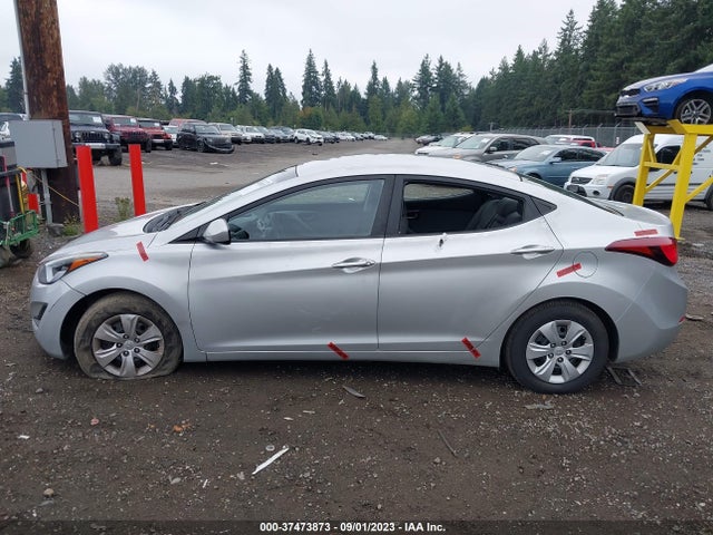 Hyundai ELANTRA SE 2016 5NPDH4AE2GH697535 Image 13