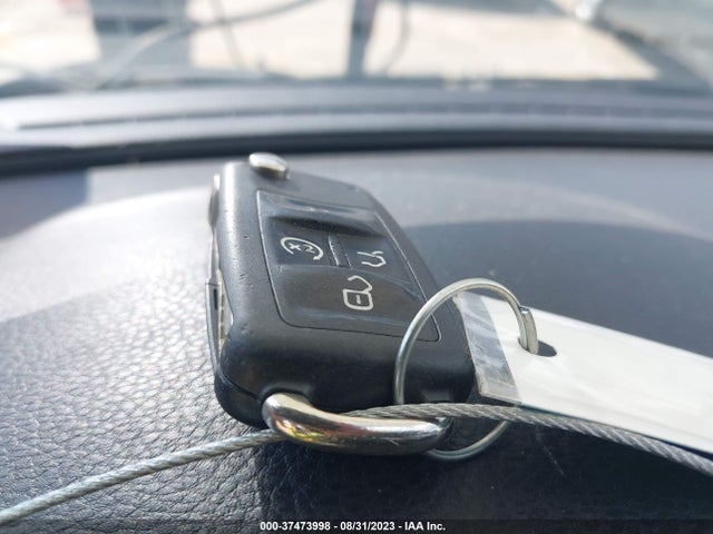 2018 VOLKSWAGEN PASSAT 2.0T SE VIN: 1VWBA7A33JC033675