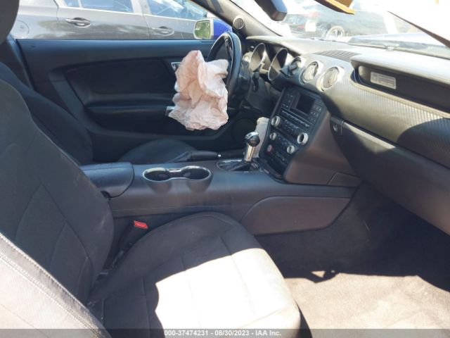 1FA6P8AM5F5385854 Ford Mustang V6