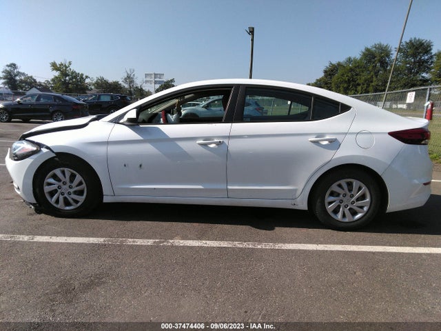 2018 HYUNDAI ELANTRA SE VIN: 5NPD74LF6JH220218