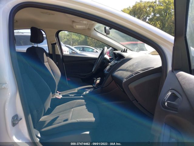 1FADP3E22HL302480 Ford FOCUS S