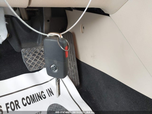 WVGAV7AX1GW577827 Volkswagen TIGUAN S