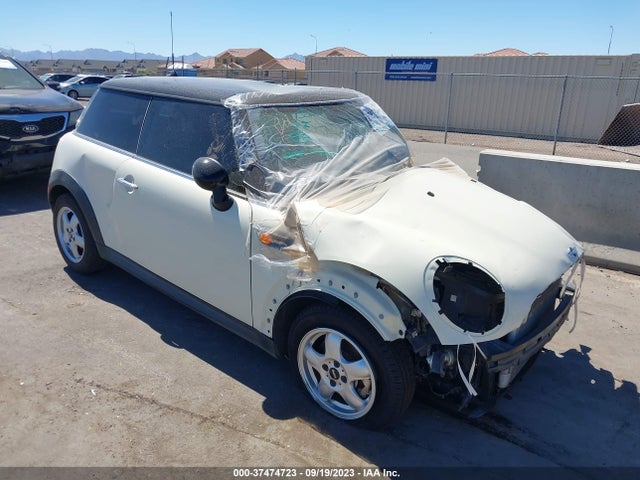 2011 MINI COOPER HARDTOP WMWSU3C5XBT095204 Photo 0