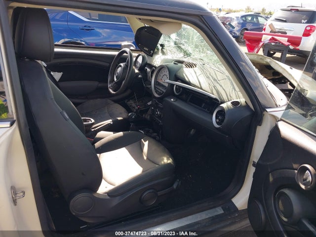 2011 MINI COOPER HARDTOP WMWSU3C5XBT095204 Photo 4