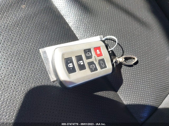 Toyota SIENNA SE 2018 5TDXZ3DC4JS913238 Image 11