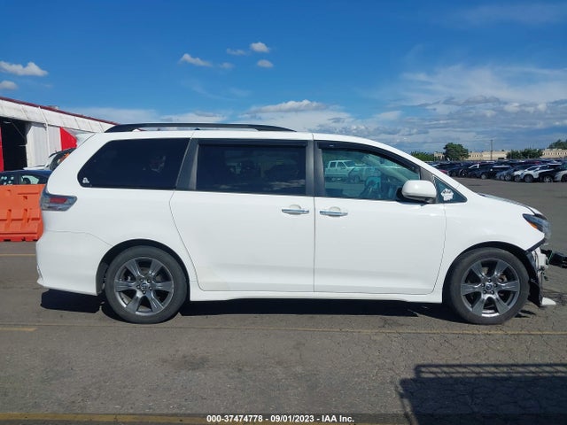 Toyota SIENNA SE 2018 5TDXZ3DC4JS913238 Image 14