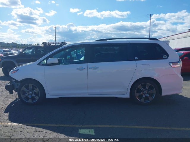 Toyota SIENNA SE 2018 5TDXZ3DC4JS913238 Image 15