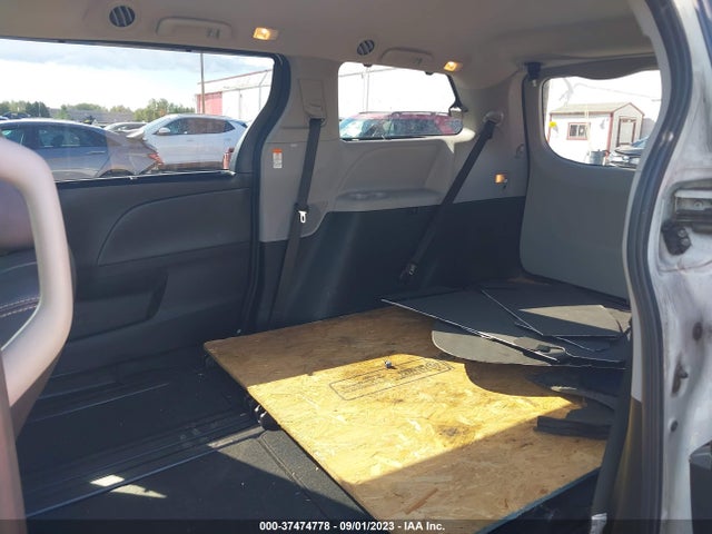 Toyota SIENNA SE 2018 5TDXZ3DC4JS913238 Image 8