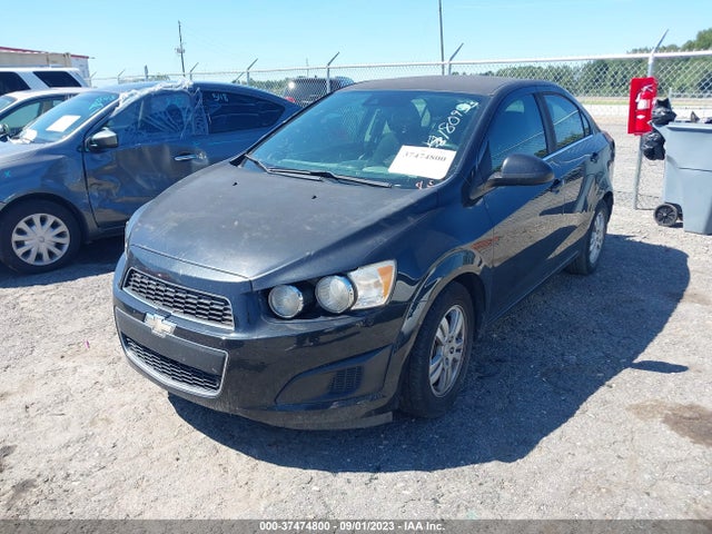Chevrolet SONIC LT 2014 1G1JC5SB5E4180933 Image 2