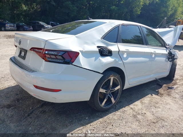 3VWEB7BU8KM153070 Volkswagen JETTA SEL