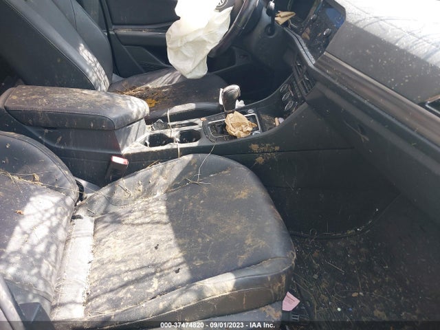 3VWEB7BU8KM153070 Volkswagen JETTA SEL