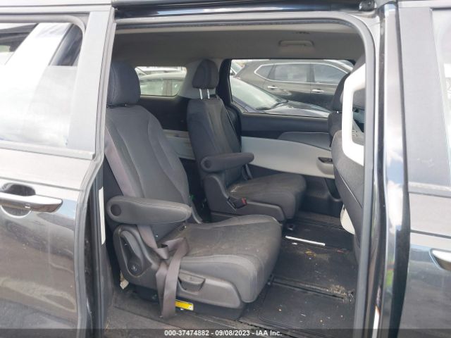 KNDNB4H37N6064112 KIA Carnival Lx