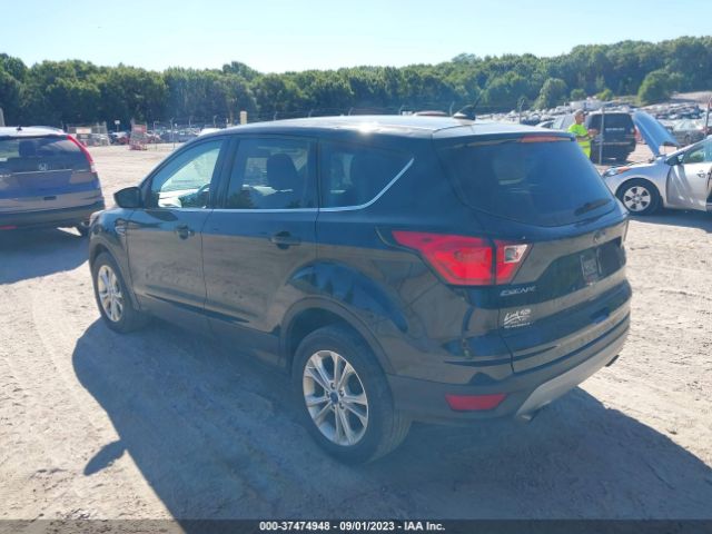 1FMCU9GD5KUB81067 Ford ESCAPE SE