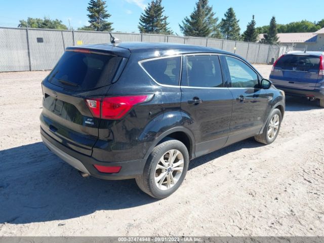 1FMCU9GD5KUB81067 Ford ESCAPE SE
