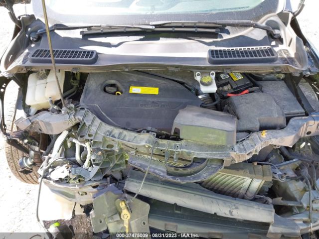 1FMCU9GX3GUC36875 Ford ESCAPE SE