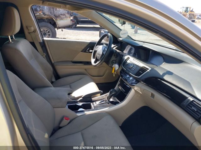 1HGCR2F32HA242411 Honda Accord Sedan Lx