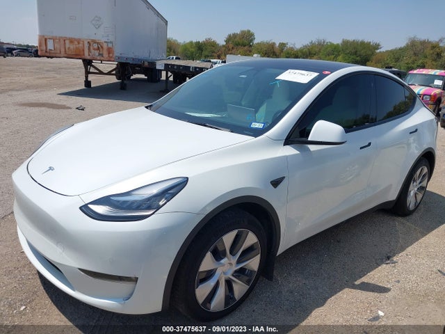 Tesla Model Y Long Range 2021 5YJYGDEE0MF240571 Image 2