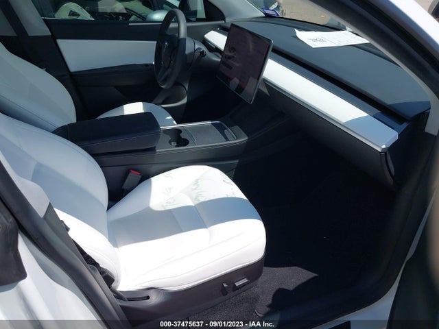 Tesla Model Y Long Range 2021 5YJYGDEE0MF240571 Image 5