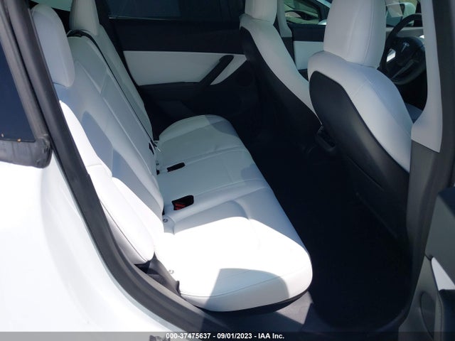 Tesla Model Y Long Range 2021 5YJYGDEE0MF240571 Image 8