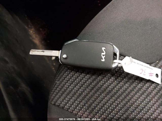 KNDCB3LC0N5540828 KIA NIRO LX